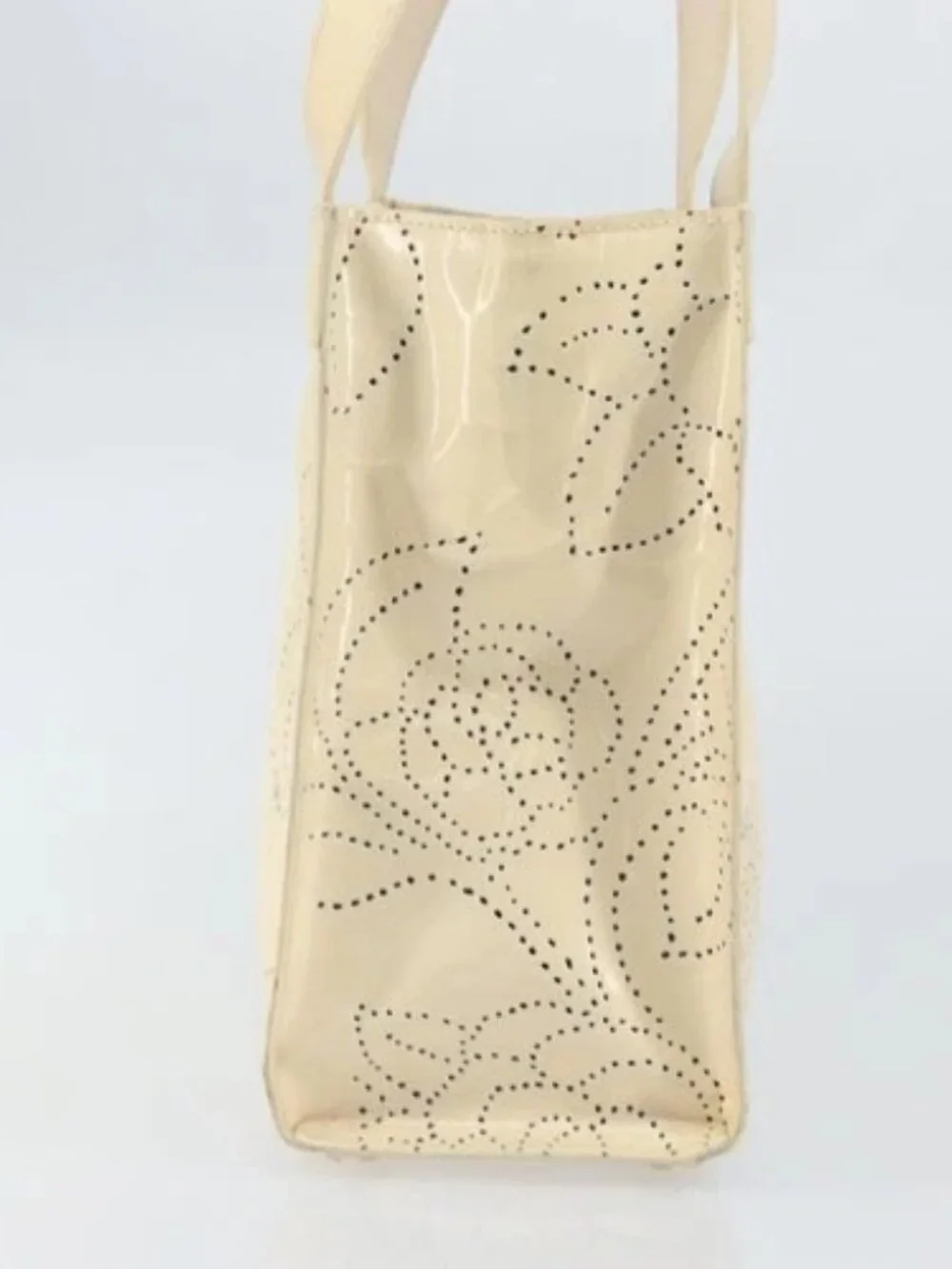 CHANEL Camelia Shoulder Bag Patent leather Ivory Gold CC Auth 161438